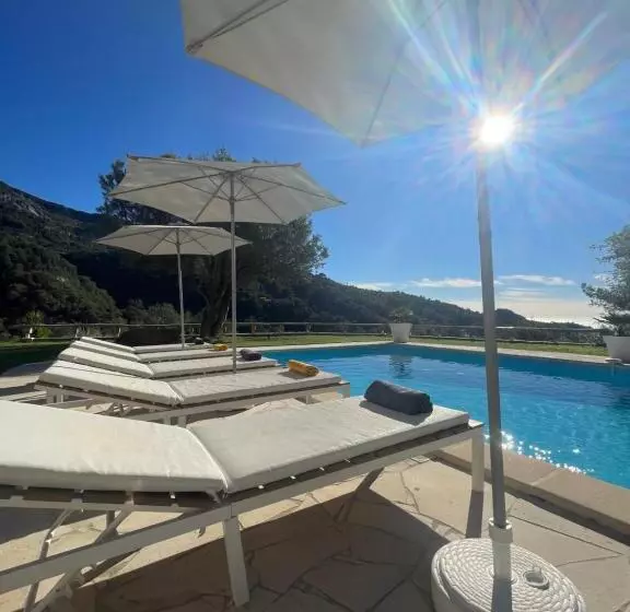 Bed & Breakfast At Villa Monti