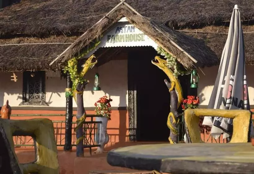 هتل Astam Farm House Homestay