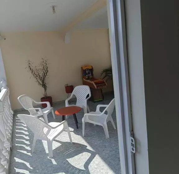 カプセルホテル Cambulos House