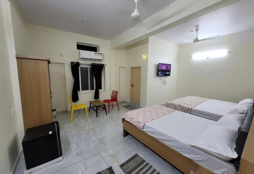 Hotel Deepak Retreat