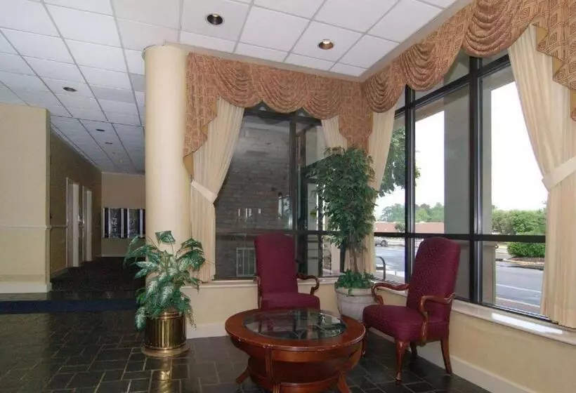 ホテル Dominion Inn & Suites