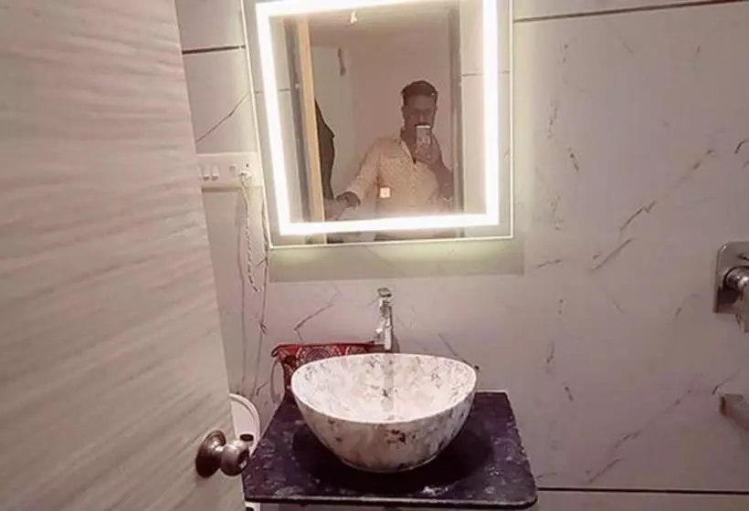 Fabhotel Green Valley I