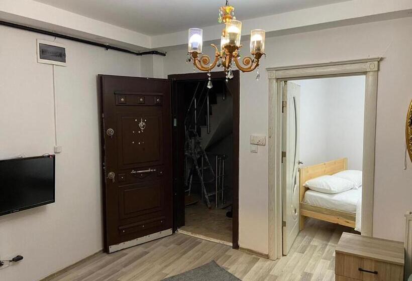 هتل La Perato Suites