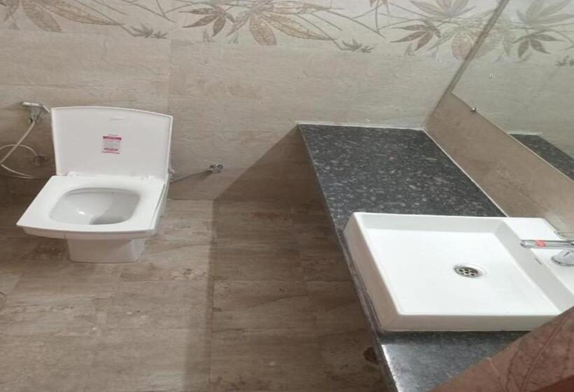 Отель Sun Studio & Suites