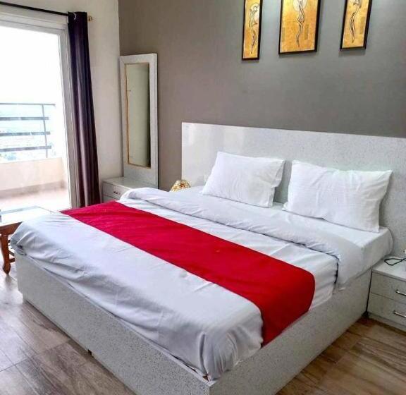 Отель Sun Studio & Suites