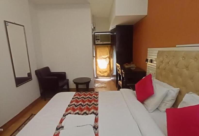 Hotel White House In