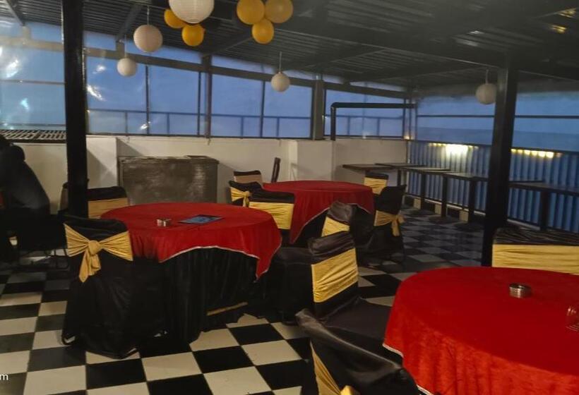 Hotel White House In