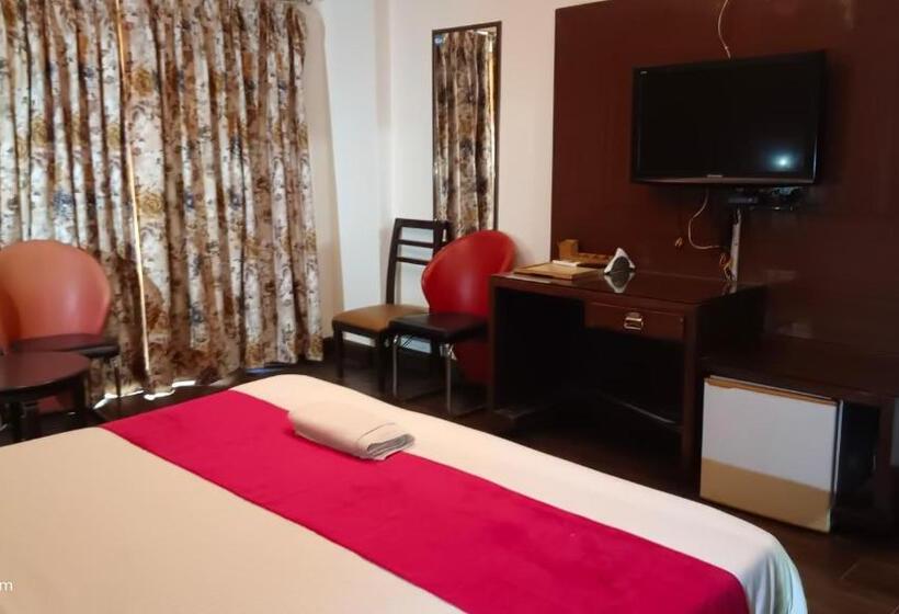 Hotel White House In