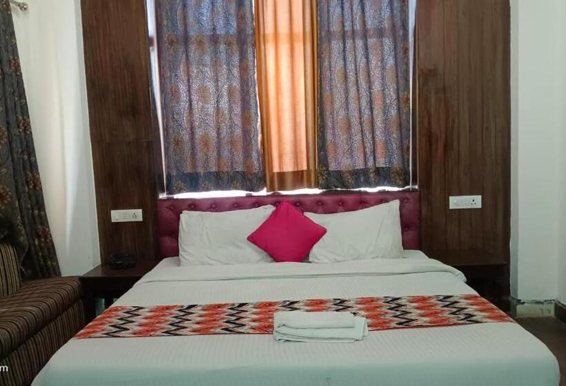 Hotel White House In