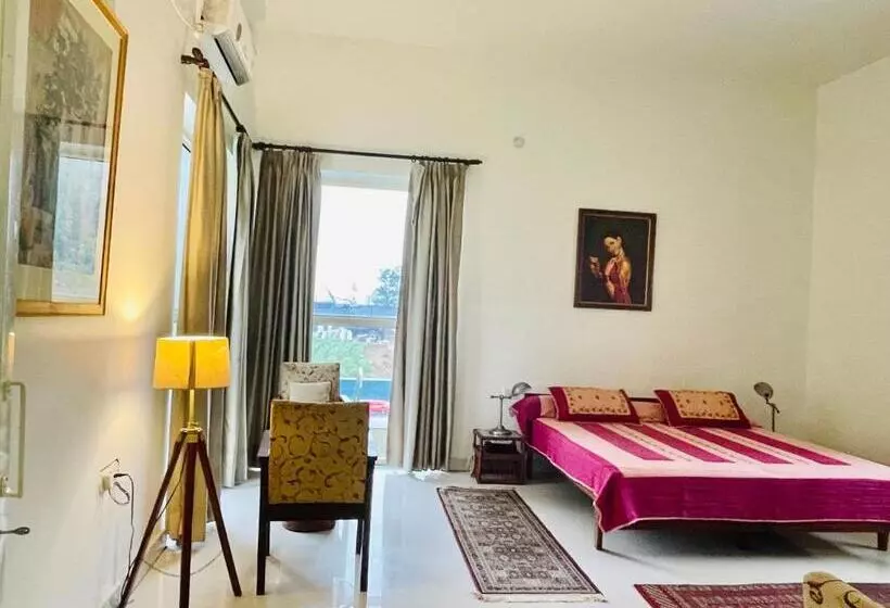 ホテル Willow Woods Farmhouse By Bedchambers Gurgaon