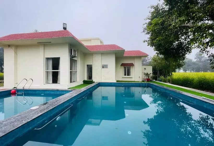 ホテル Willow Woods Farmhouse By Bedchambers Gurgaon