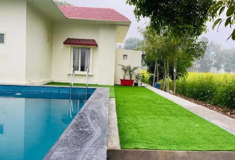 ホテル Willow Woods Farmhouse By Bedchambers Gurgaon