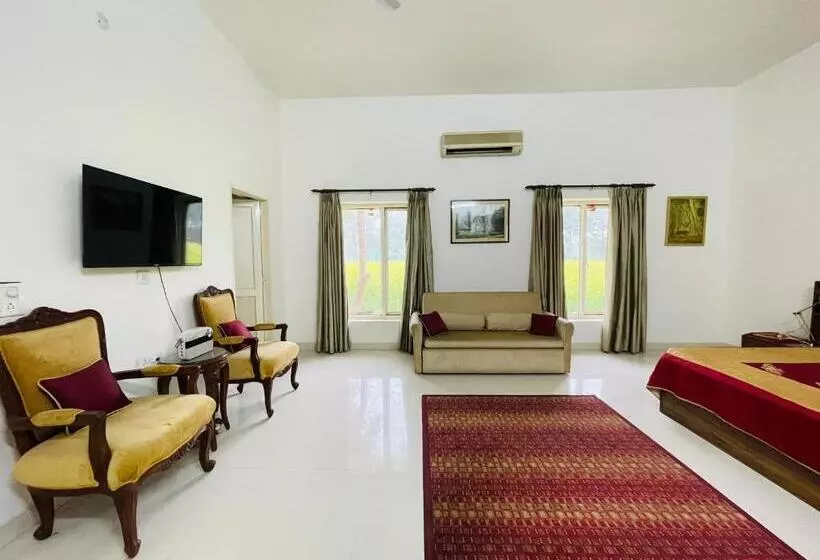 ホテル Willow Woods Farmhouse By Bedchambers Gurgaon