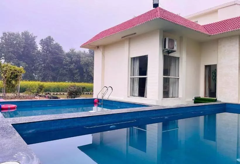 ホテル Willow Woods Farmhouse By Bedchambers Gurgaon