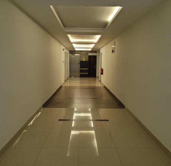 Le Malabar Hotel Near Kims Al Shifa Hospital