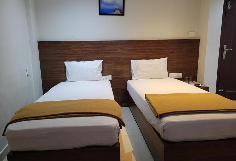 Le Malabar Hotel Near Kims Al Shifa Hospital