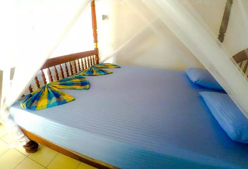 Majatalo Surfing Beach Guest House