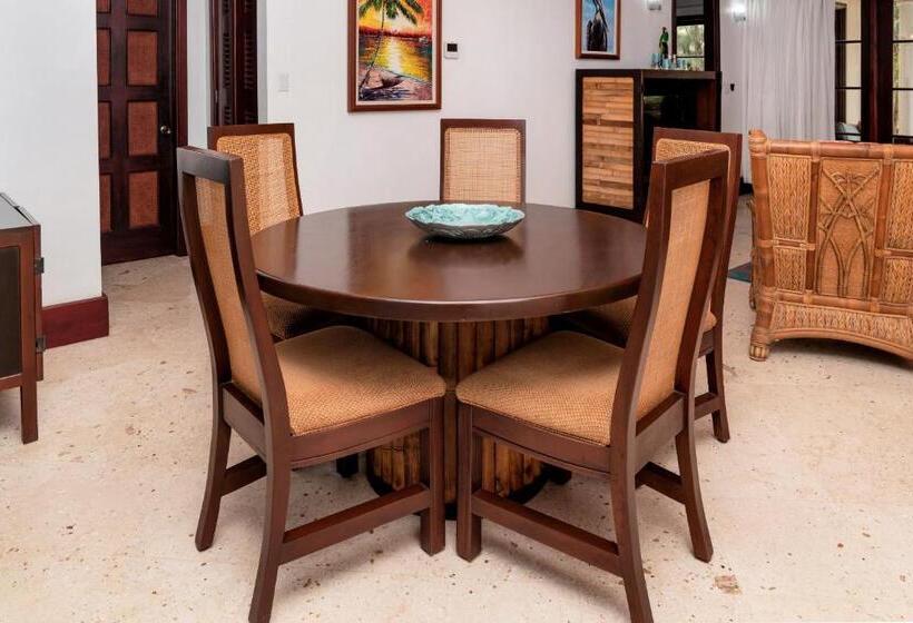 Resort La Beliza   Cobia 502