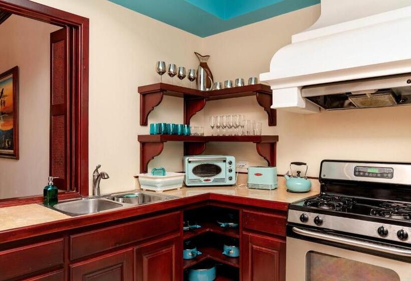 Resort La Beliza   Cobia 502