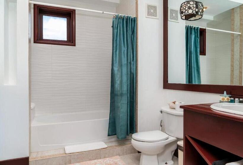 Resort La Beliza   Cobia 502