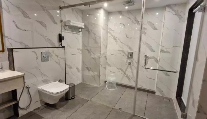 The Grand Cliff Resort Munnar