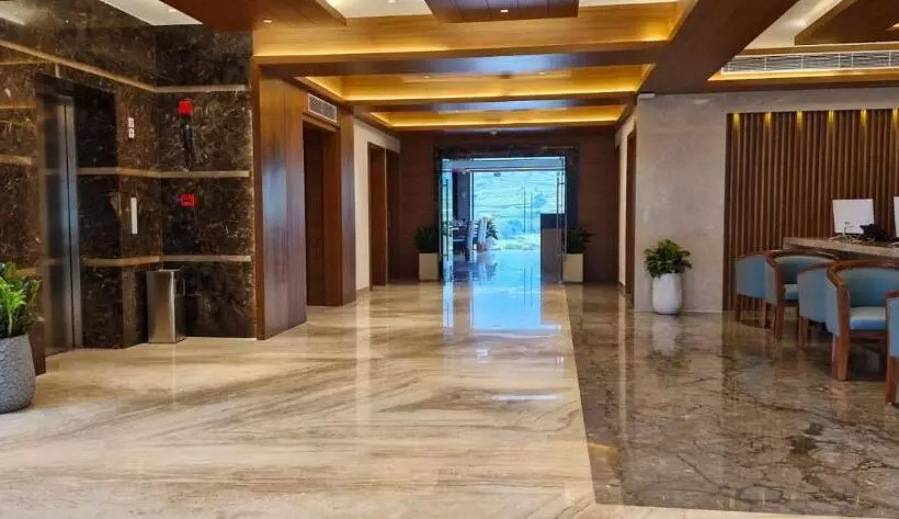 The Grand Cliff Resort Munnar