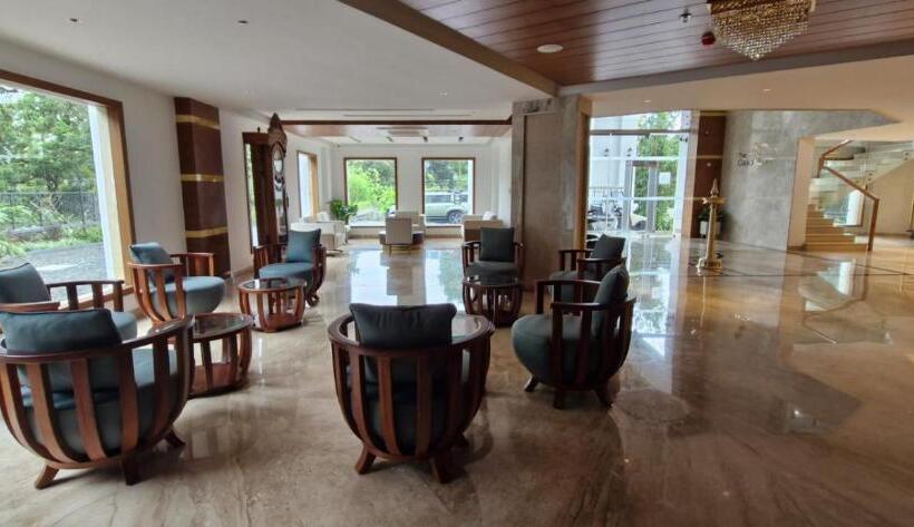 The Grand Cliff Resort Munnar