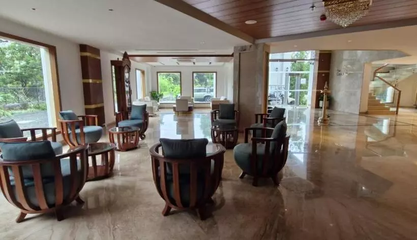 The Grand Cliff Resort Munnar