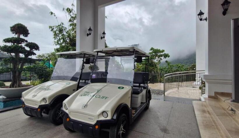 The Grand Cliff Resort Munnar