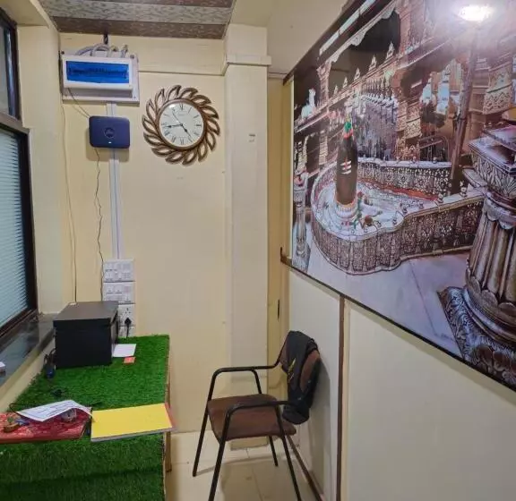 ユースホステル Kshipra Guest House