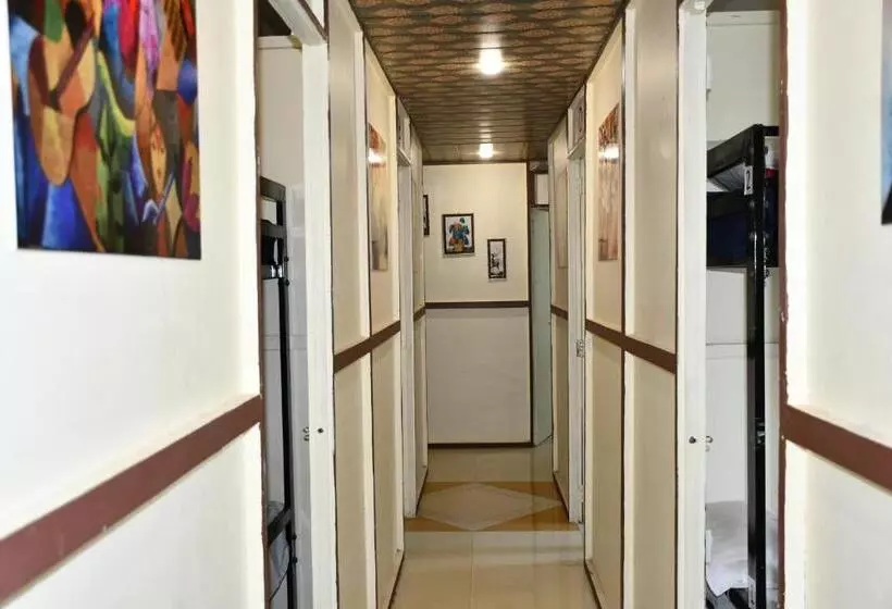 ユースホステル Kshipra Guest House