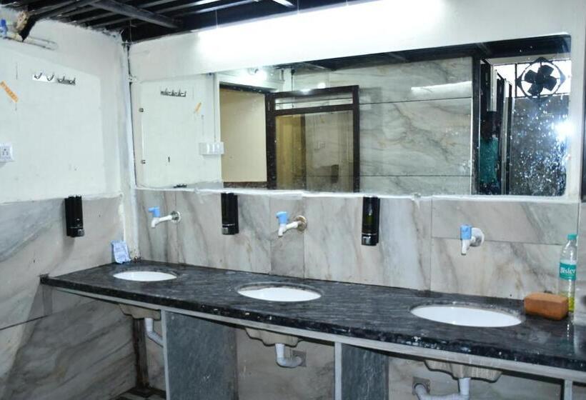 هاستل Kshipra Guest House