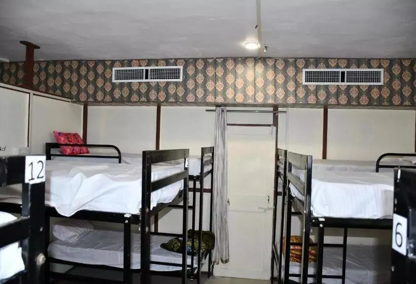 ユースホステル Kshipra Guest House