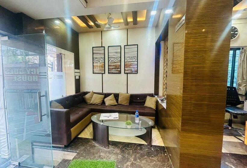 فندق Collection O Fancy Guest House