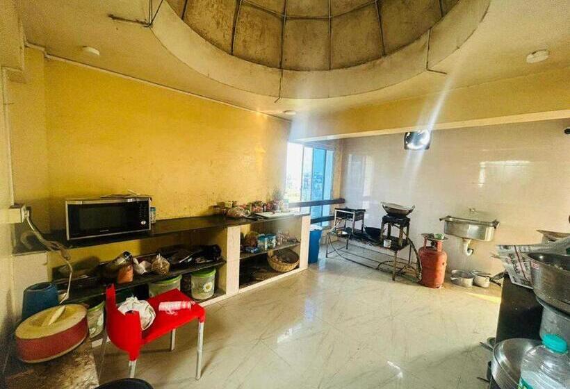 فندق Collection O Fancy Guest House