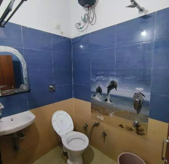 Hotelli Divine And Restaurant