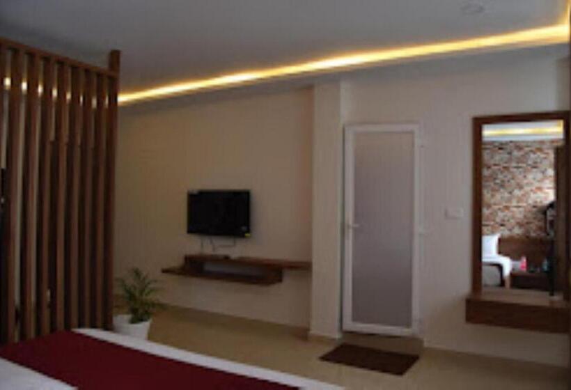 ホテル Garlica Grand Anantapur