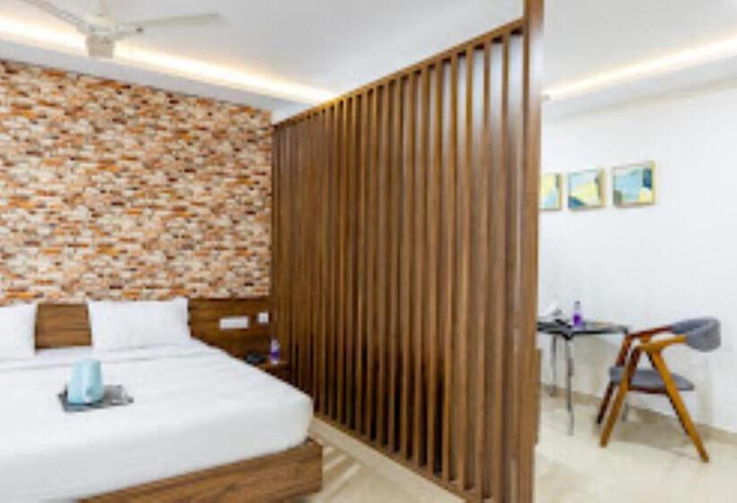 ホテル Garlica Grand Anantapur