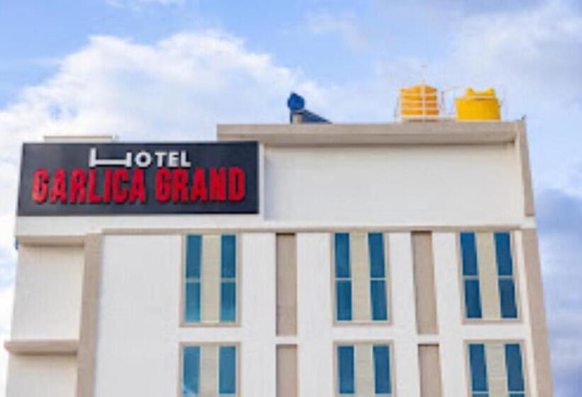 ホテル Garlica Grand Anantapur