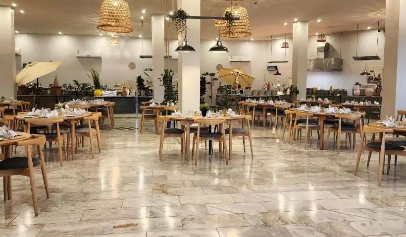 هتل L Azure Beach Resort
