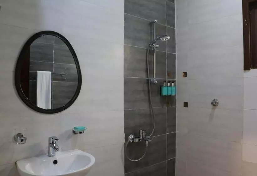 هتل L Azure Beach Resort