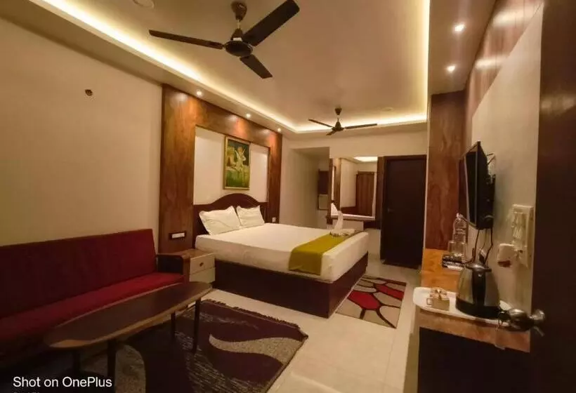 ホテル Nagri Airport Inn