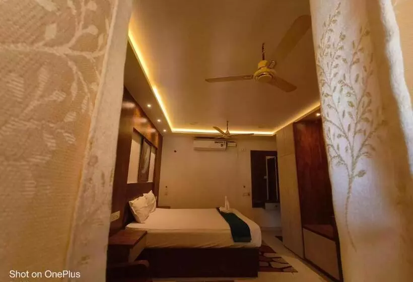 ホテル Nagri Airport Inn