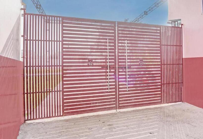 בית מלון כפרי Oyo Flagship Mangalam Party Lawn