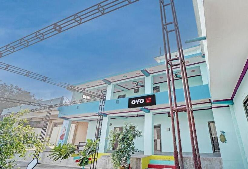 בית מלון כפרי Oyo Flagship Mangalam Party Lawn