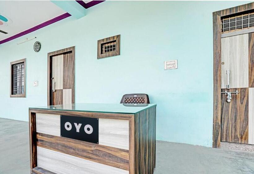 בית מלון כפרי Oyo Flagship Mangalam Party Lawn