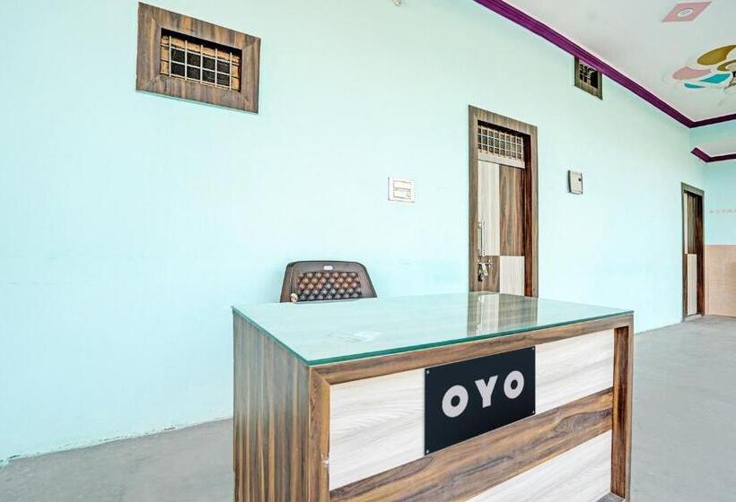 בית מלון כפרי Oyo Flagship Mangalam Party Lawn