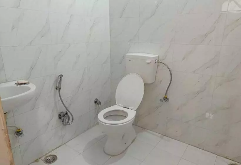 Hotelli Oyo Purvi Ganga P.guest House