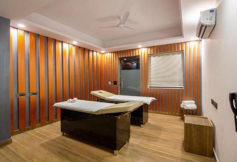 Отель Treebo Premium Embassy Inn