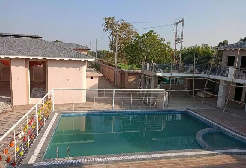 Jalsa Hotel And Resort